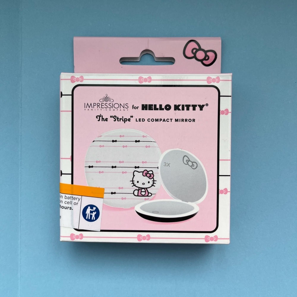 Hello Kitty LED 3X Compact Mirror NIB - Limited Edition